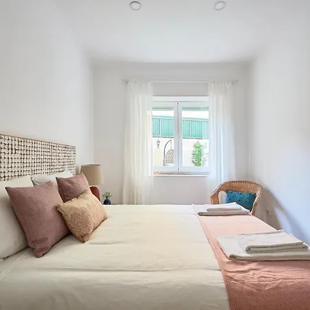 Апартаменти Belem Light Filled With Patio, By Timecooler Лісабон