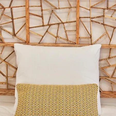 Belem Light Filled With Patio, By Timecooler * Лісабон