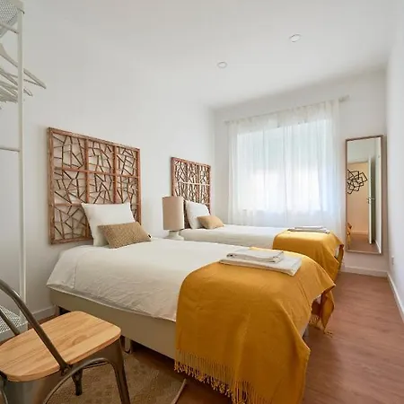 Belem Light Filled With Patio, By Timecooler * Лісабон