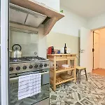 Belem Light Filled With Patio, By Timecooler Appartement