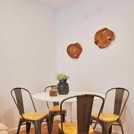 Belém Light Filled With Patio, By Timecooler Appartement *