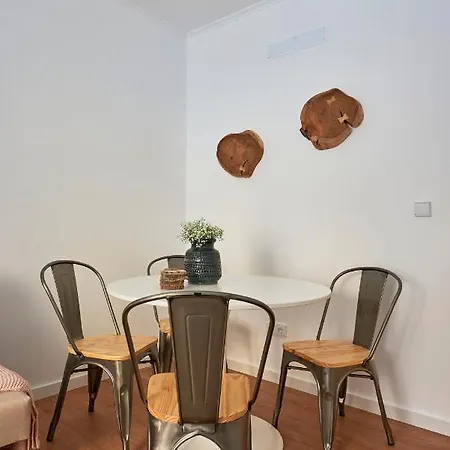 Belém Light Filled With Patio, By Timecooler Appartement