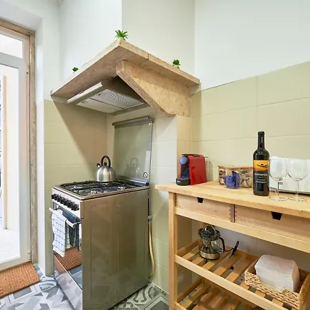 Belém Light Filled With Patio, By Timecooler Appartement *